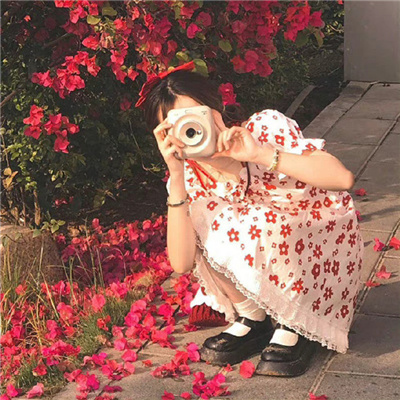 四平伴游女生飞傲松的资料